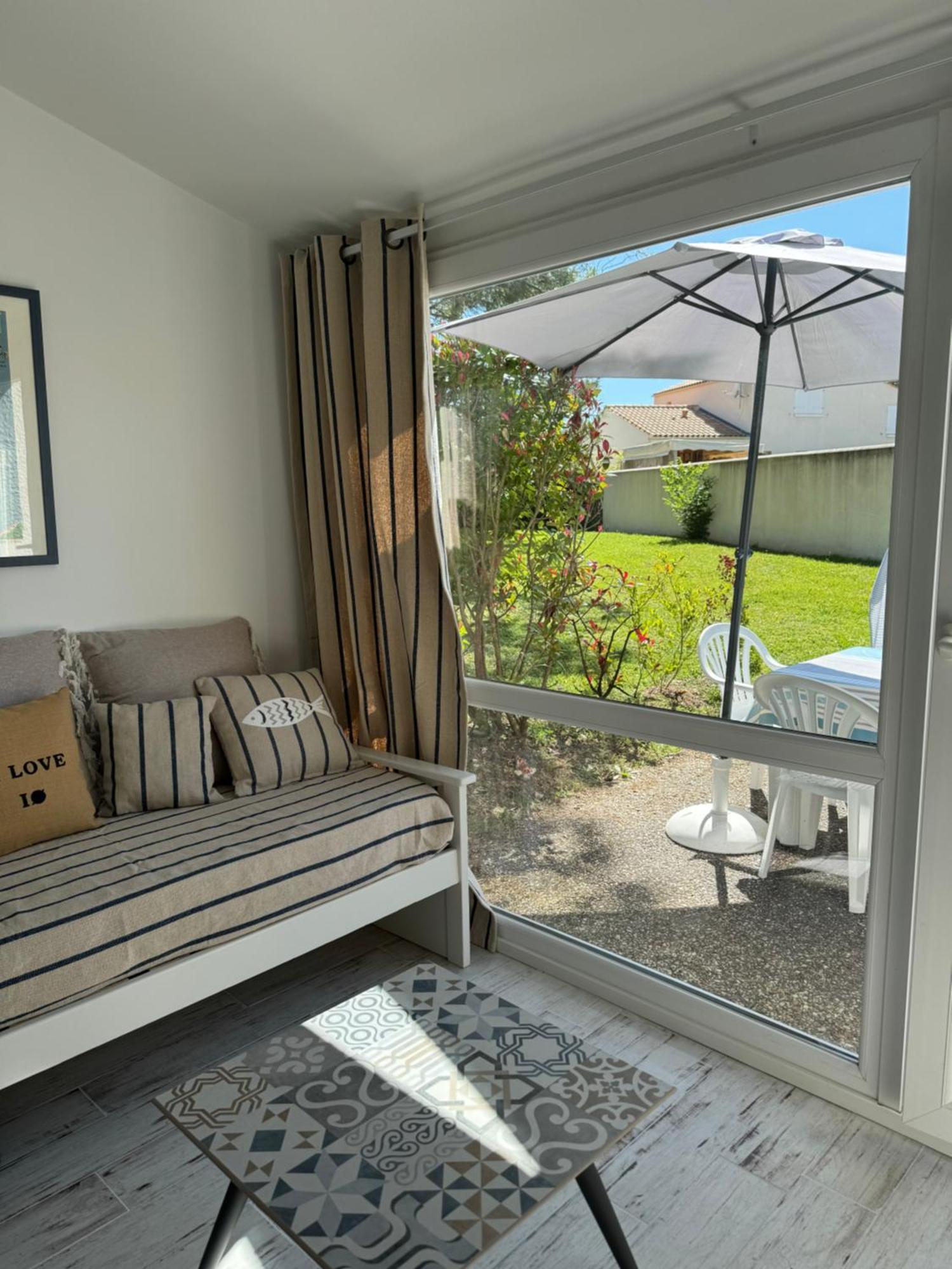 La Maison Des Holiday home *